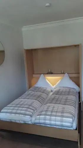 Cordes, Apartment 1