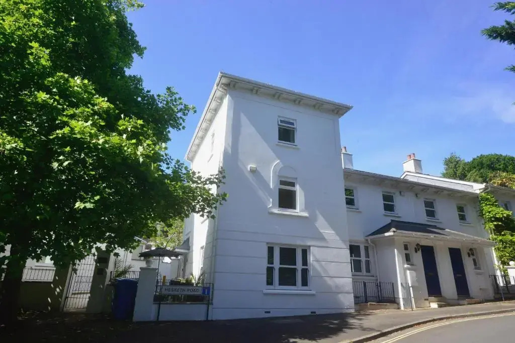 TorquayTownhouse with Hot Tub 200m from Beach