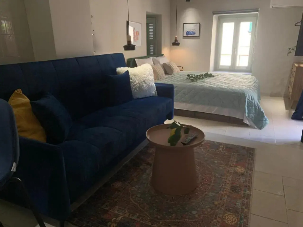 MASTER ROSE STUDIO in old town