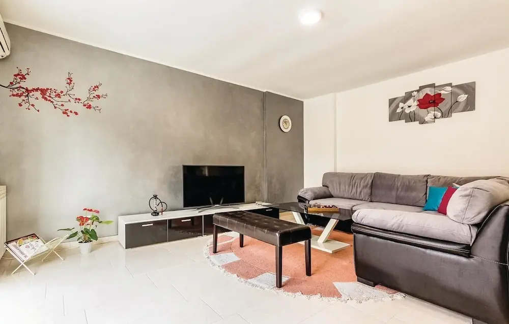 Stunning Home in Pula With Wifi and 5 Bedrooms