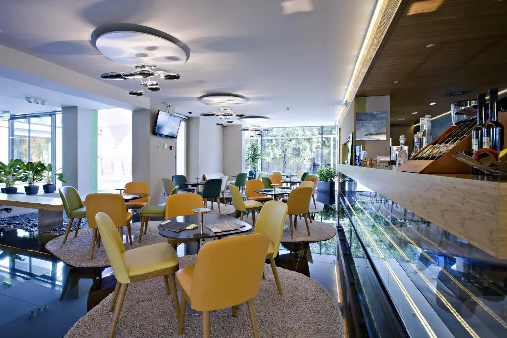 Hotel Zena Beauty & Shopping Center