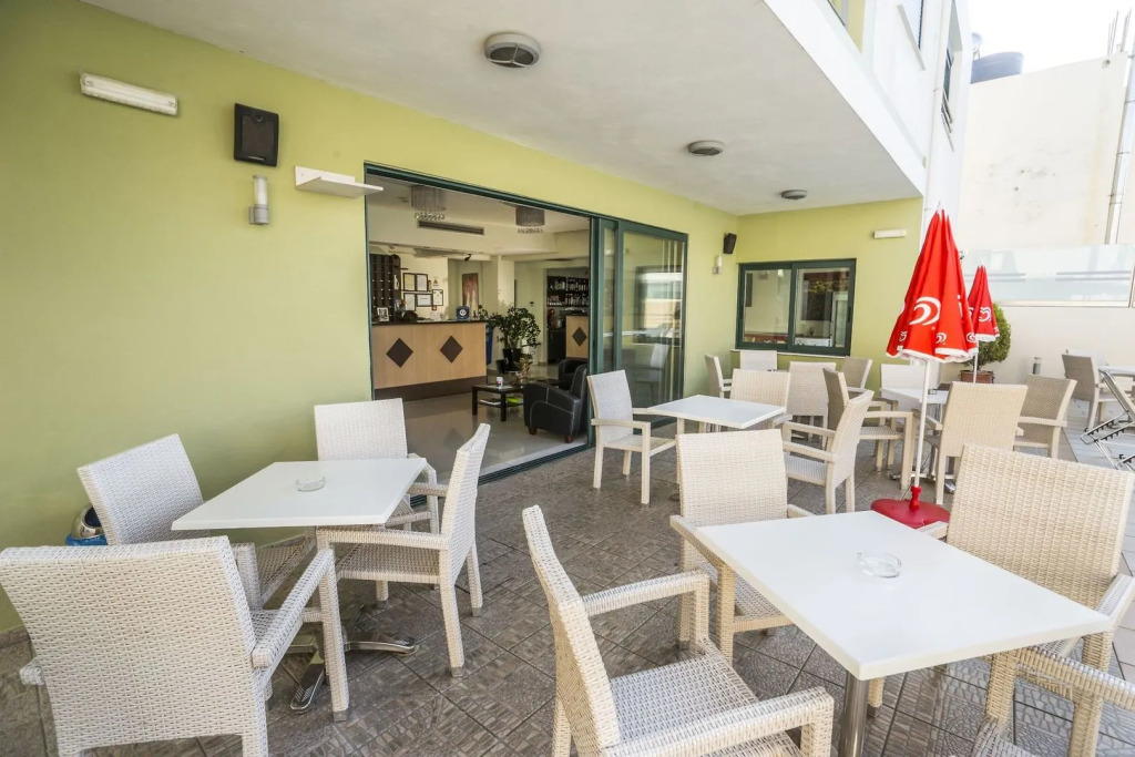Athina Beach Hotel