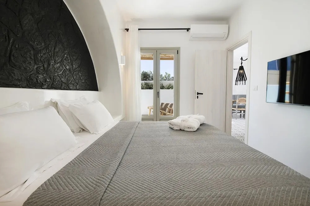 AVAL All Suite