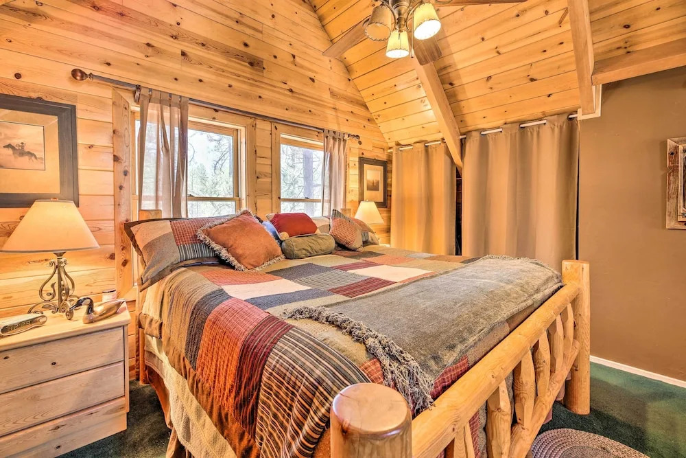 2-acre Cabin in Pinetop-lakeside w/ Fenced Yard