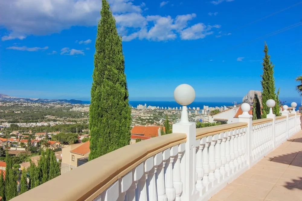 Villa Cucarres