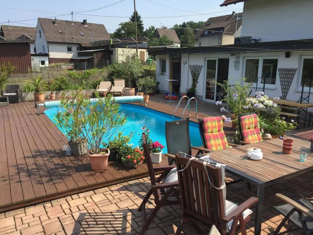 Gemütliches Familienhaus an der Sieg mit Pool und Billard