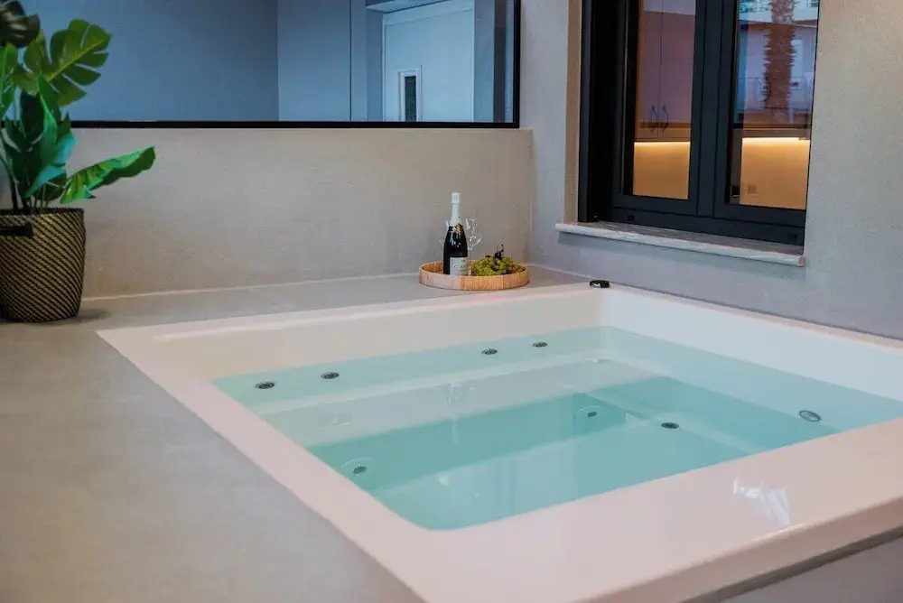 G B Urban Spa by Cretanhouses
