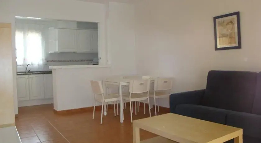 Apartamentos La Giralda