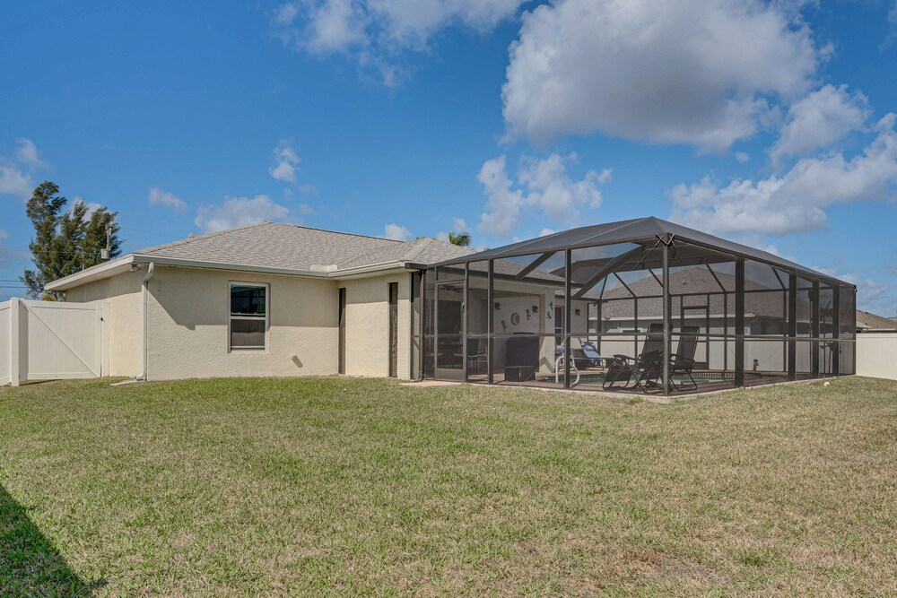 Dog-friendly Cape Coral Home: Private Pool!