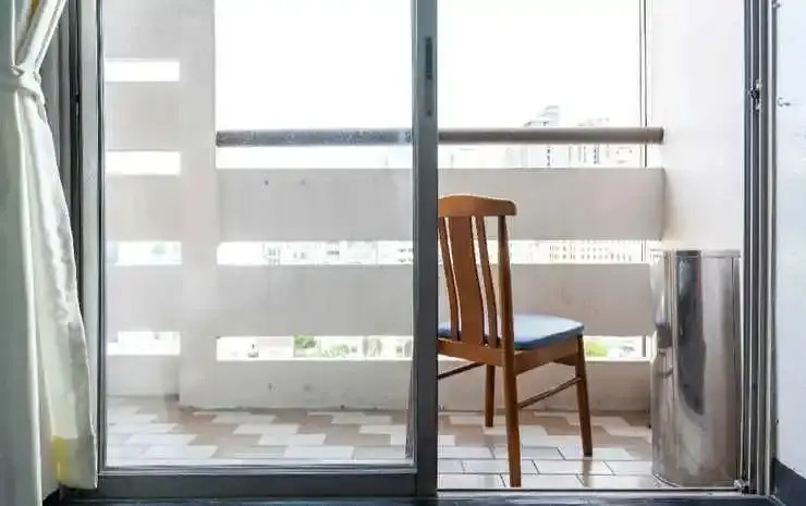 Studio room near MRT by PD Mansion