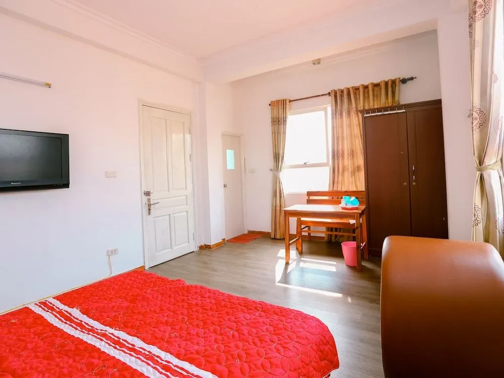 OYO 575 Van Xuan Hotel