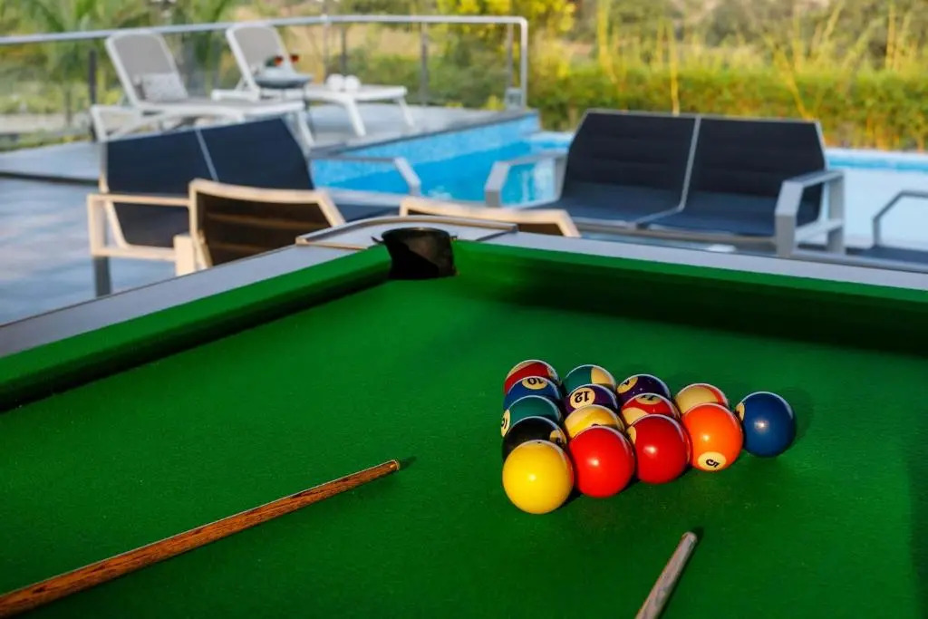 StayVistas The Tavern At Canary Farms - Mountain-View Luxury Mansion with Infinity Pool & Games Zone