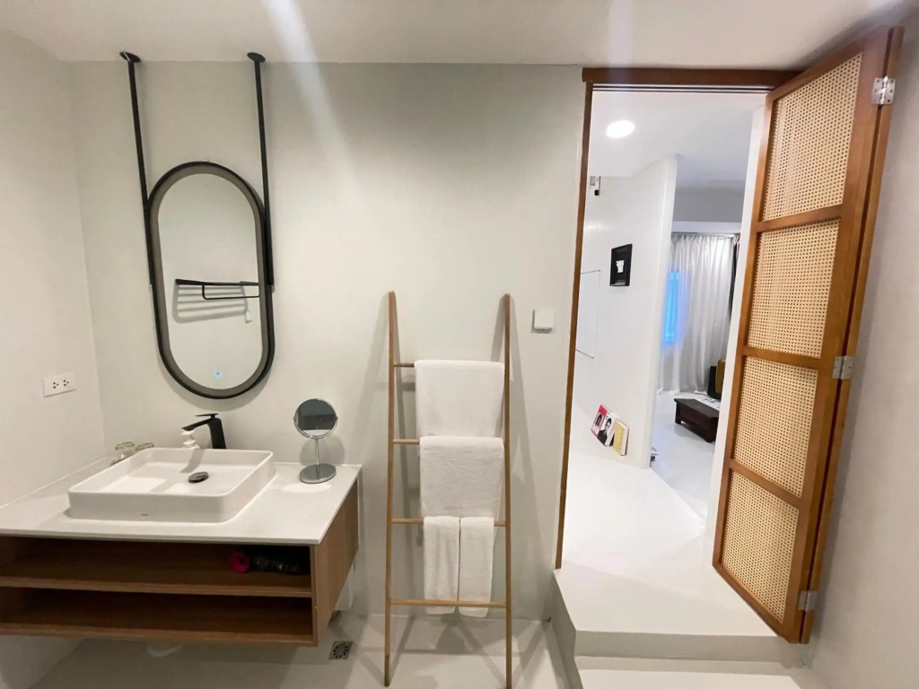 YOLO Bangkok Boutique Hotel