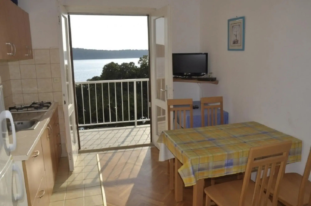Petar - 6m From the sea - A1