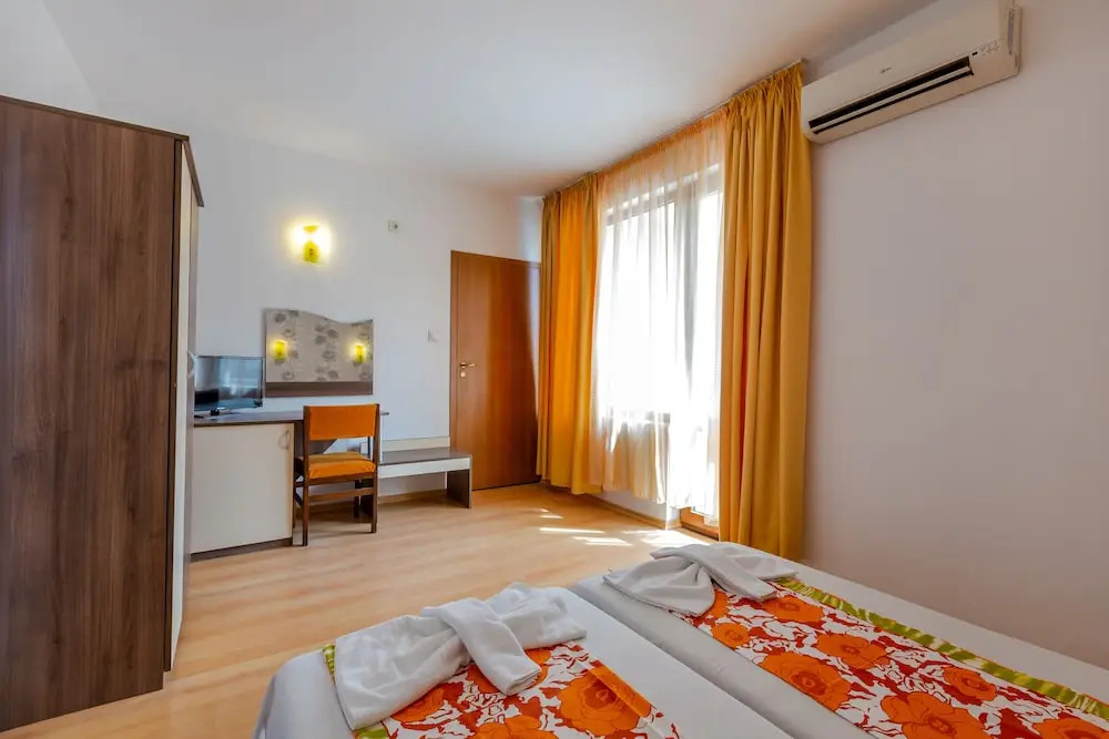 Classic Double or Twin Room in Dafinka Guest House