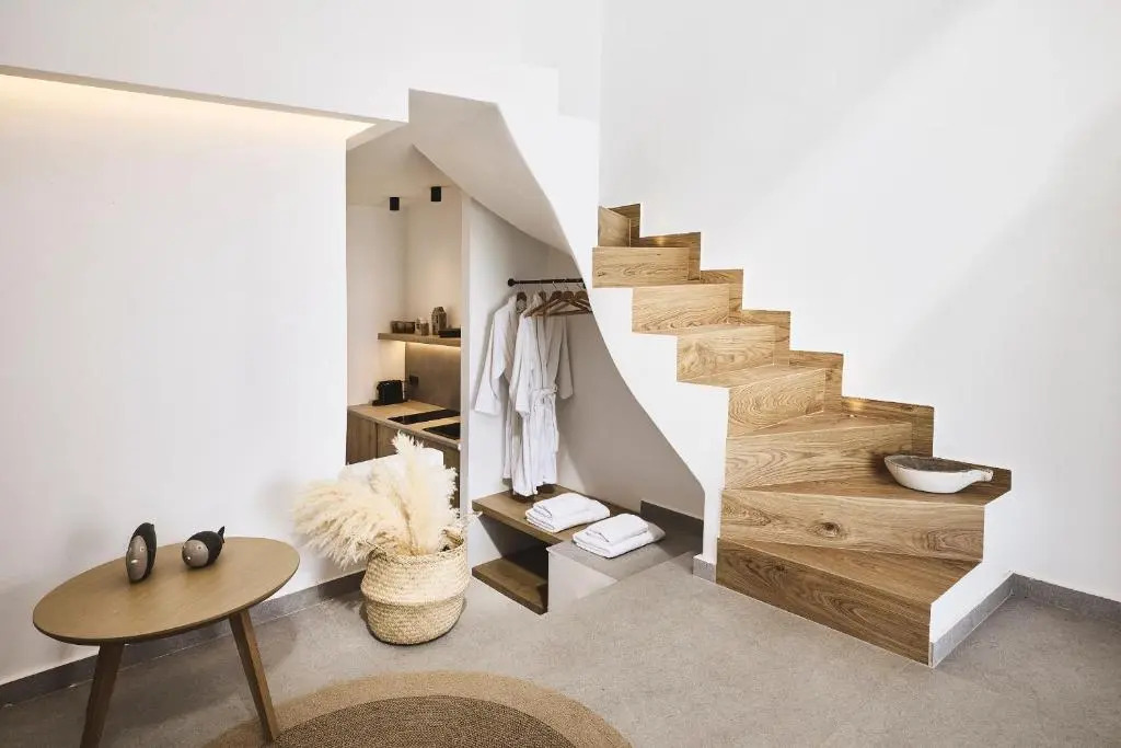 Niva Pool Suites