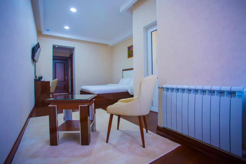 HOTEL AYNI / Айни Отель