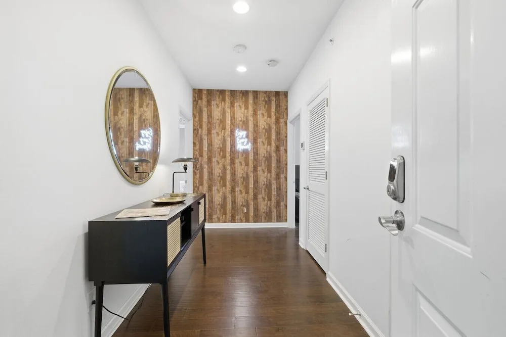 Comfortable 3BR Minutes to Broadway Parking