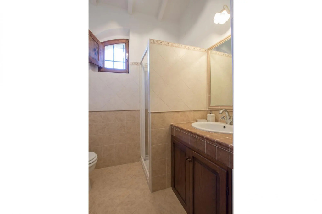 House only 4 km from Cortona, sleeps 12. Private pool, AC, Wi-Fi and small gym!-Villa Pergo