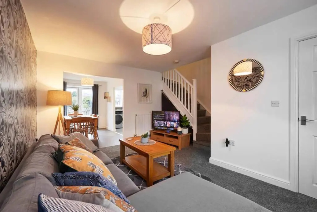 Halifax Gorgeous New Home - 3 Bedrooms