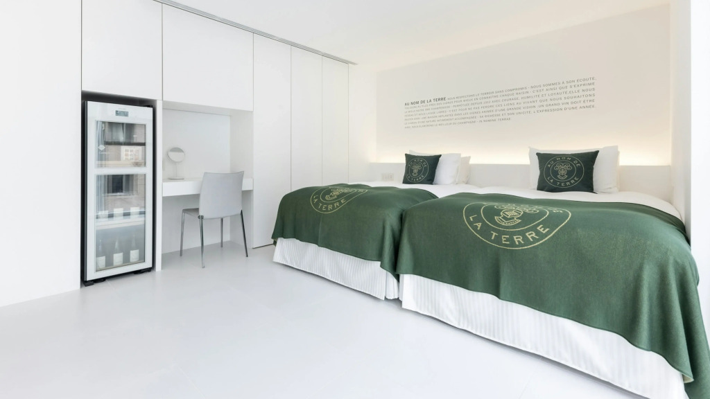 CUVEE J2 HOTEL OSAKA by Onko Chishin
