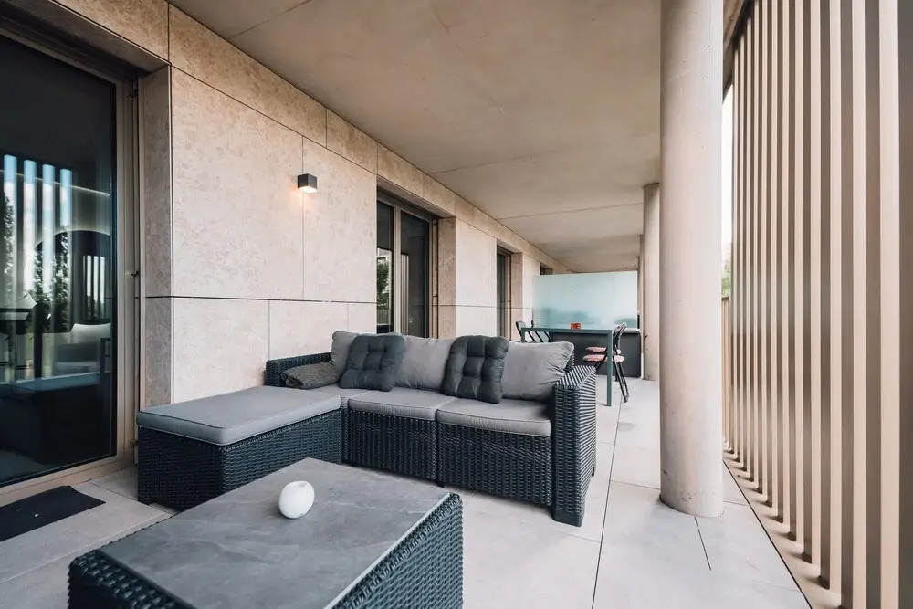 Stylish 1BR Apt w Balc Cloche dOr