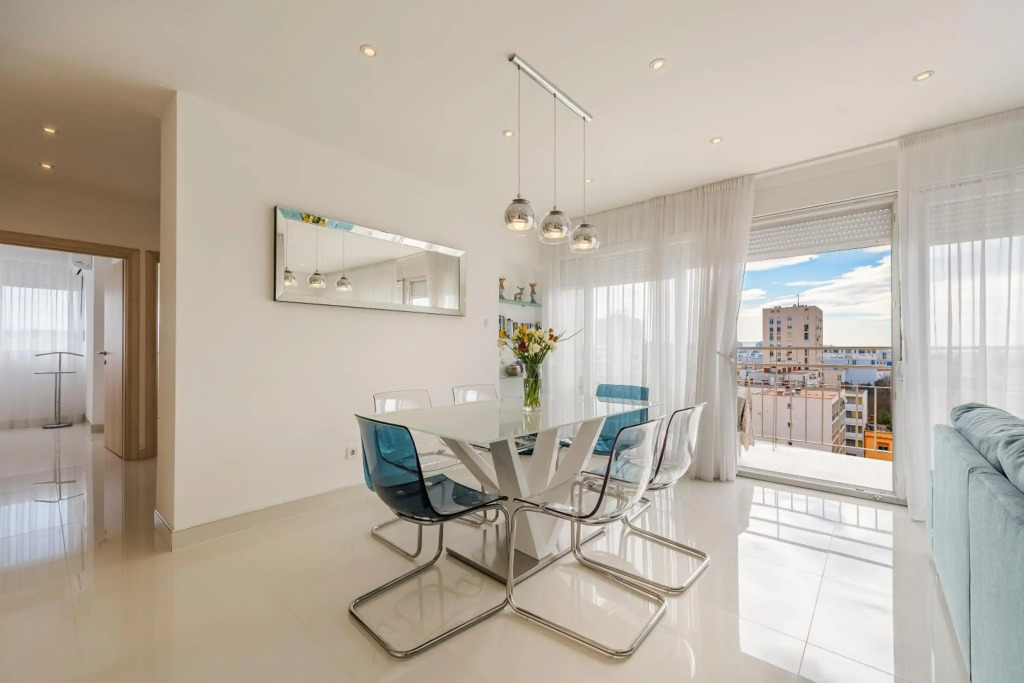 Urban Luxury Apartment