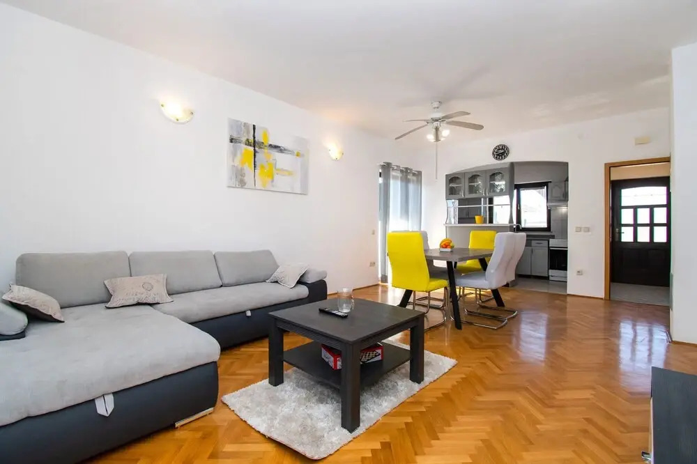 Apartment Josip