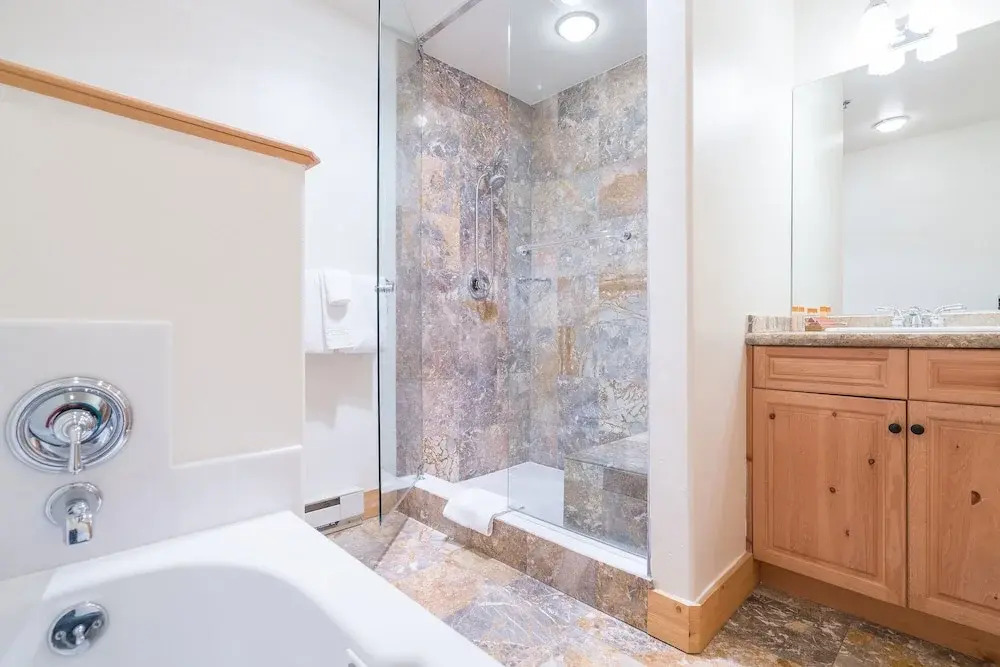 Bear Creek Lodge 203ab 2 Bedroom Condo by Alpine Lodging Telluride