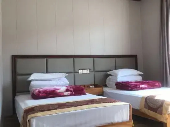 Jing Taohua Jie Holiday Homestay (Taohua Tan Scenic Area)