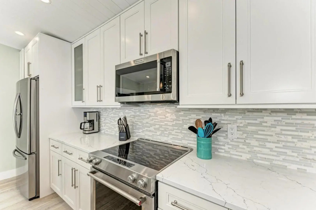 Sea La Vie - 205 - 55th