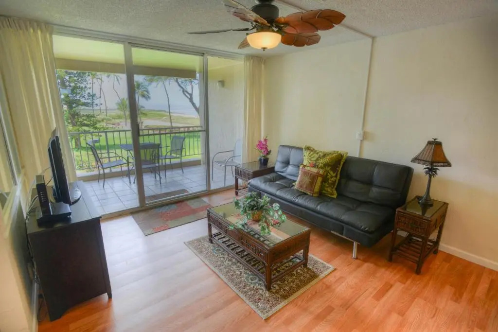 Menehune Shores 225 - Ocean Front 2-Bedroom Air-Conditioned Condo with a Tremendous View