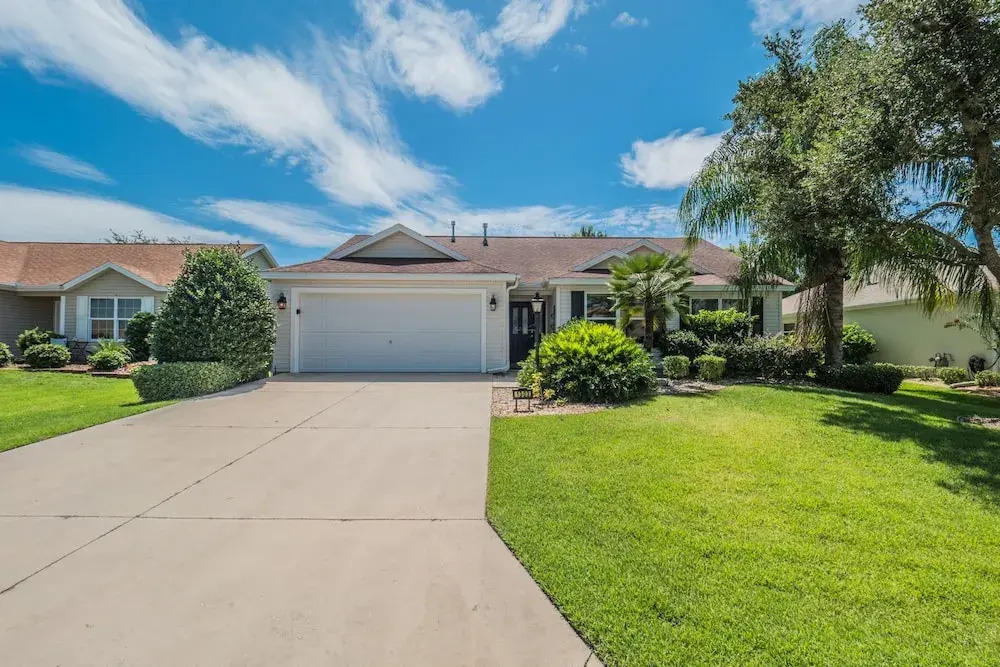 Duncan Drive 1303 by White Pelican VR