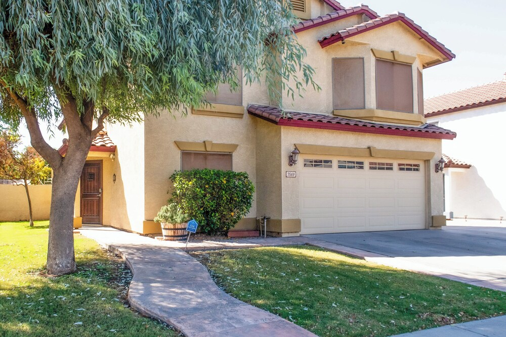 Spacious, Fully Equipped 5BR Home w/ Pool