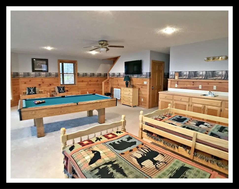 Mountain Tyme Lodge 5 Bedrooms 3 Bathrooms Cabin
