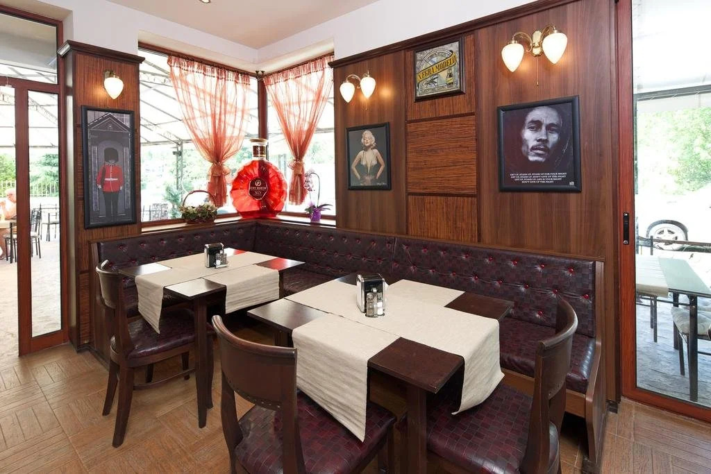 Hotel Lira
