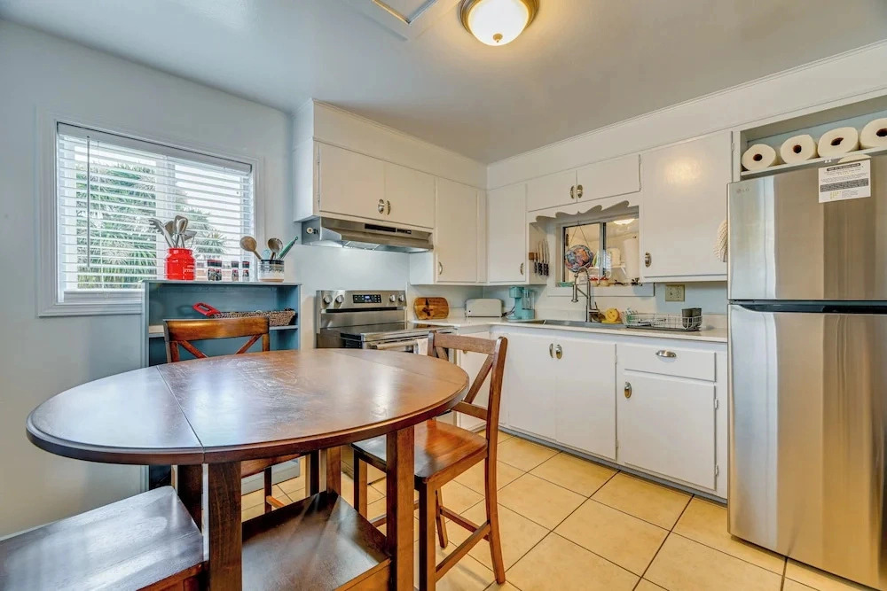 Near Ocean & Redwood National Park! Home w/ Yard