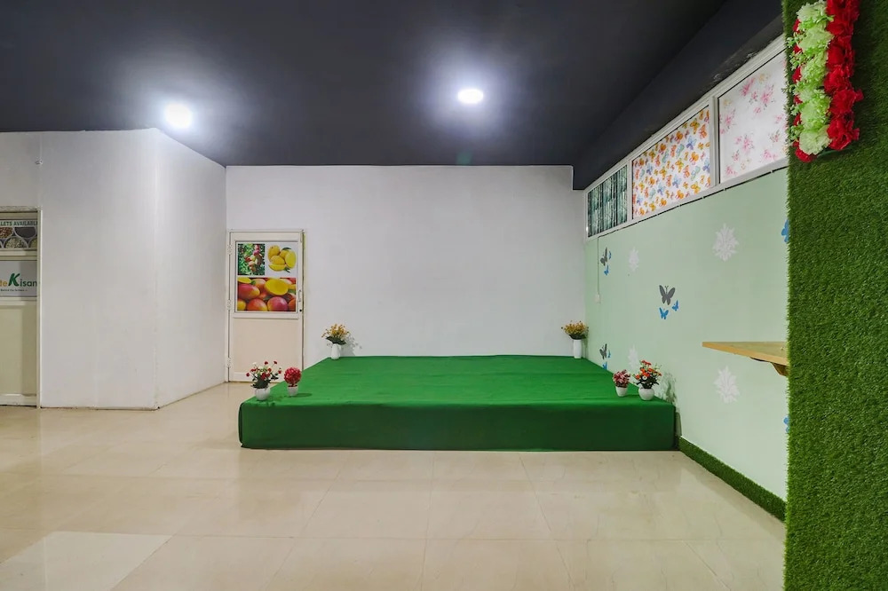 Fabhotel The Green Leaf