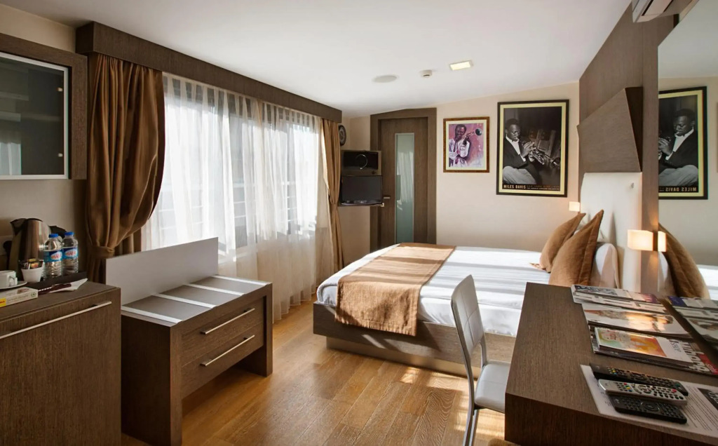 Jazz Hotel