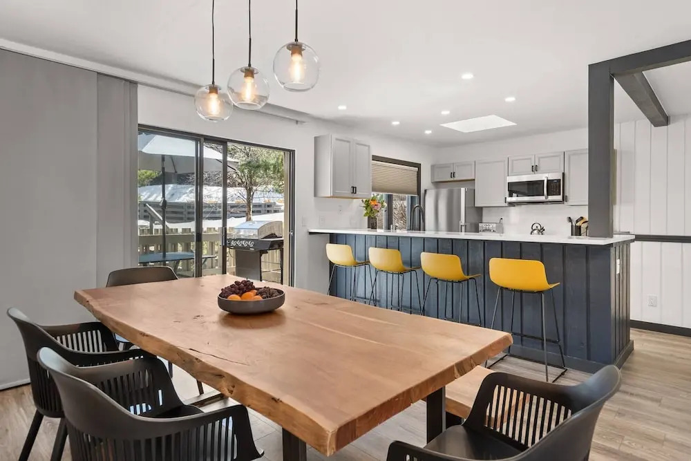Snowmass Modern 3 Bedroom w/ Hot Tub 251