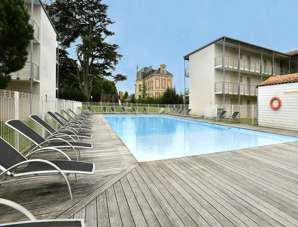 Cozy Stay Near La Rochelle for 2