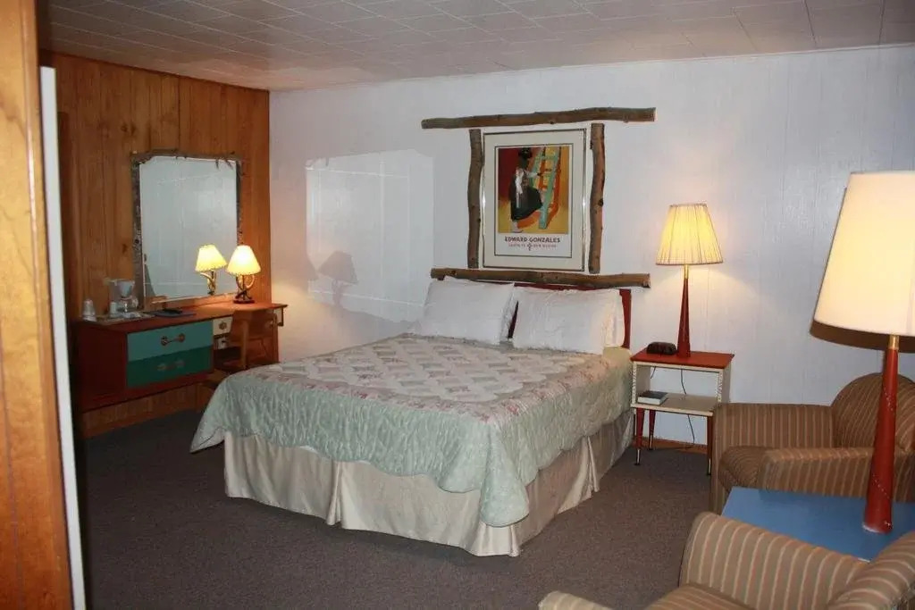 Elkhorn Lodge