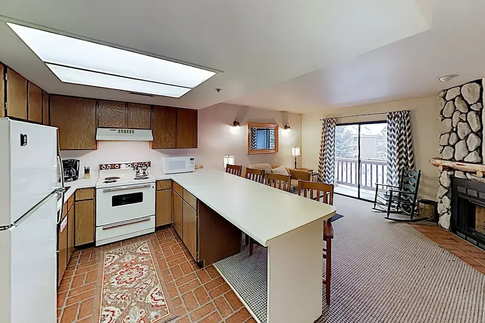 Powder Pointe W/ Hot Tub - Walk To Lifts! 1 Bedroom Condo