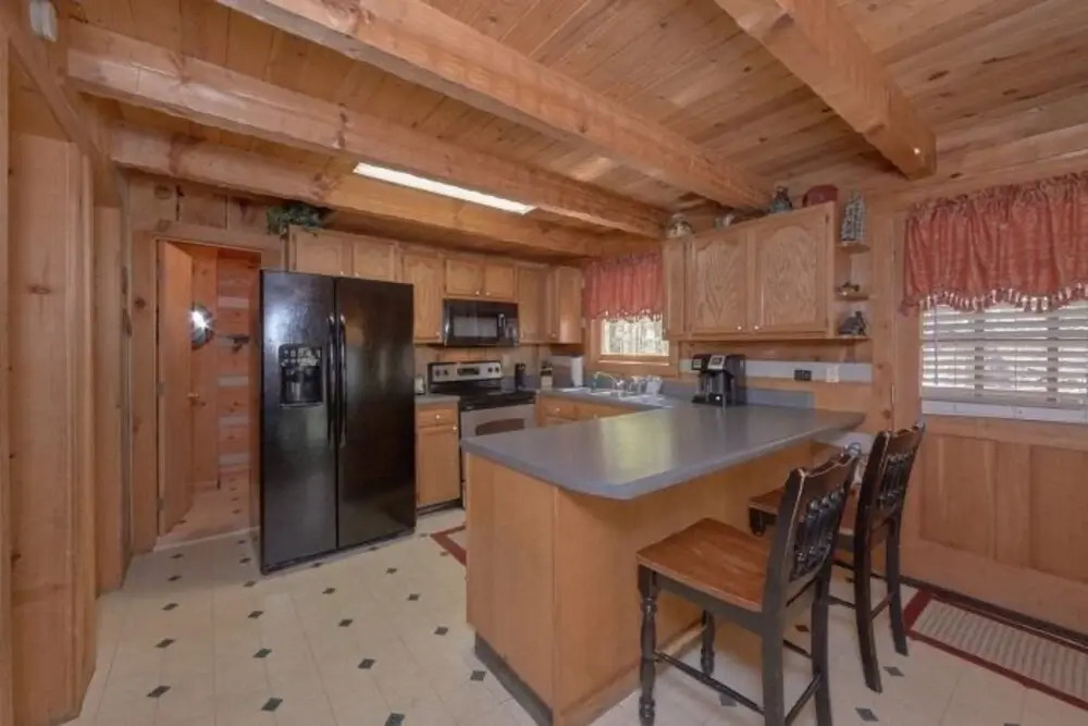 Black Bear Lodge 4 Bedroom Cabin