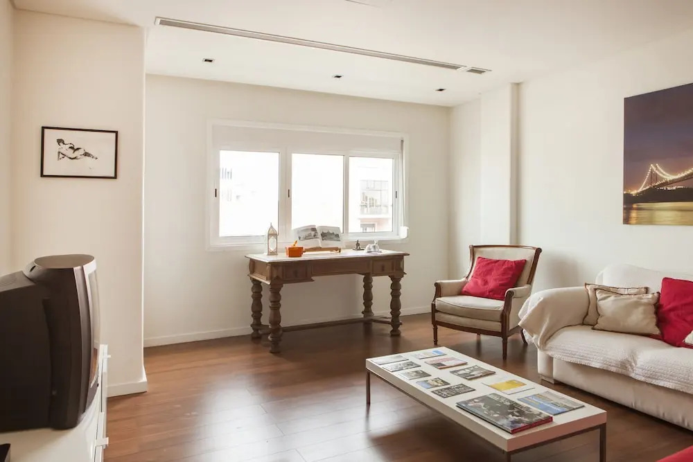 Rent4Rest Lisbon Family & Friends apartment in Roma Avenue