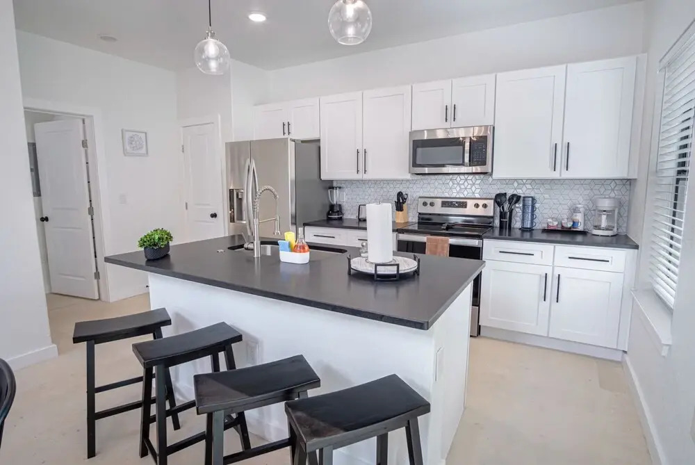 Elevate Your Stay at 3br/2.5ba Downtown Gem!