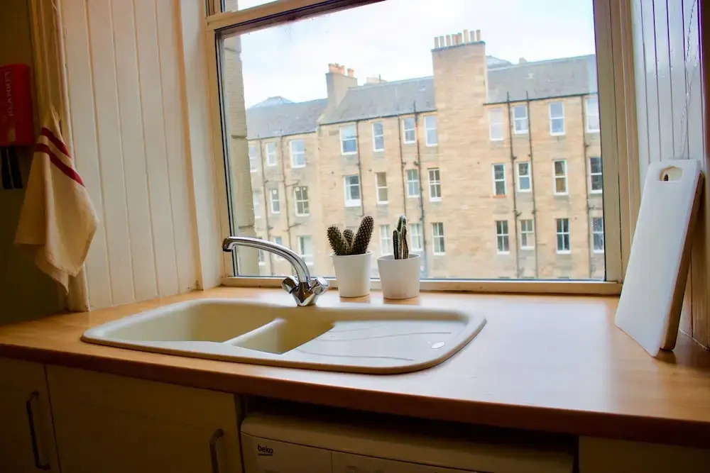 2 Bedroom Bruntsfield Apartment