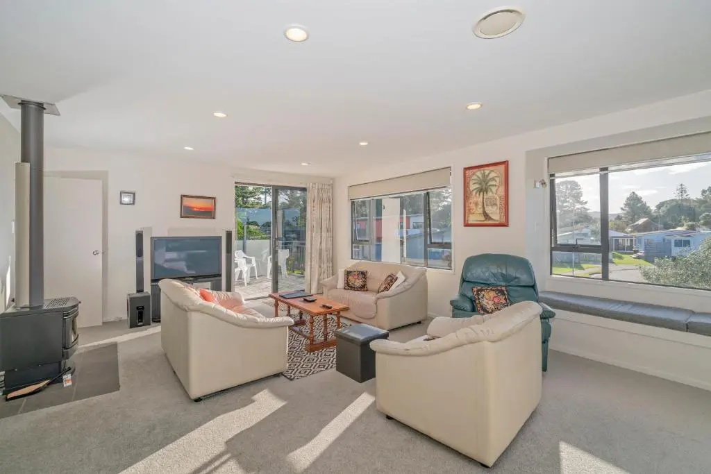 Pauanui Hangar Retreat - Pauanui Holiday Home