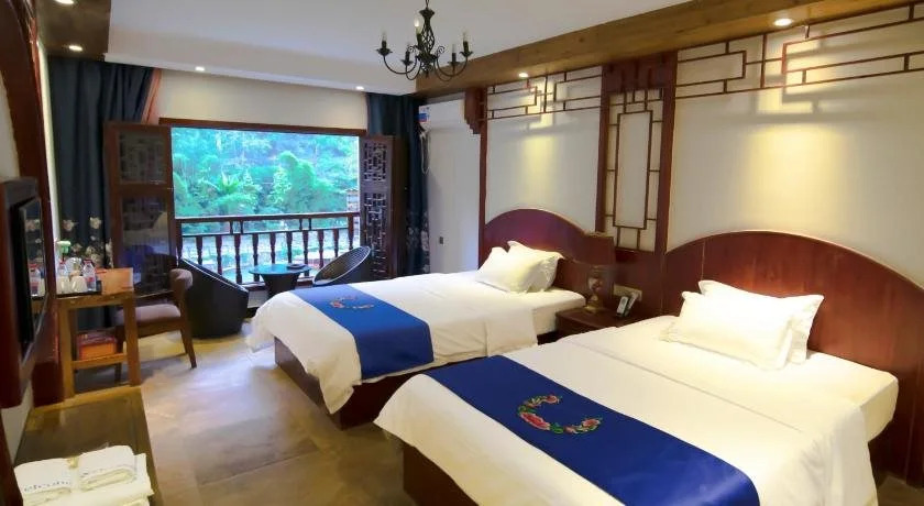 Fenghuang Tujia Ethnic Minority River View Hotel