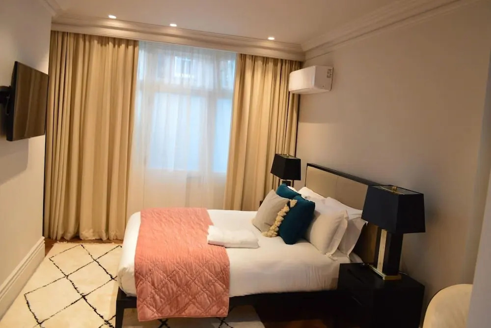 Stunning 2 Bedroom Apartment in London's Chelsea